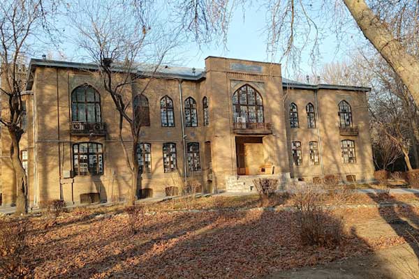 1. موزه جانورشناسی کرج